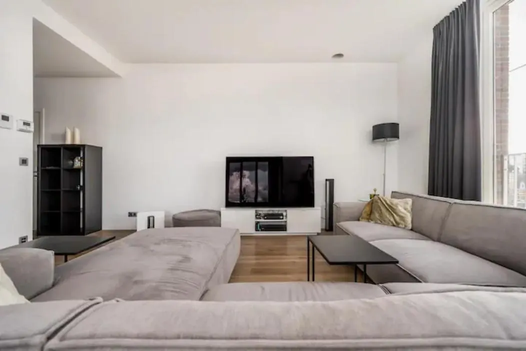 Large Penthouse - Private Parking - In A Beautiful Domain Apartment Antwerp